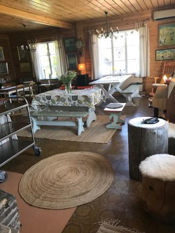 Paeivin Pirtti - Pirttikahvila Ja B&B Луосто Экстерьер фото